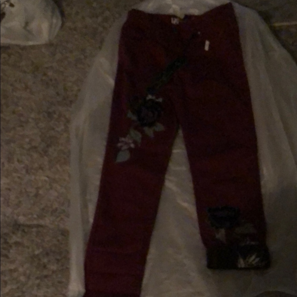 ♥️🔥Floral Embroidered Pants